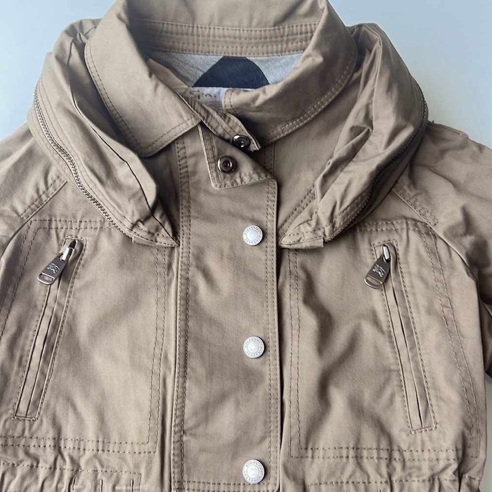 Burberry Children Stylish  Hooded Jacket Sz 4 - Picture 2 of 12